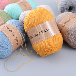 Vente en gros 100% <span class=keywords><strong>laine</strong></span> mérinos 18S/2 27 couleurs fil épais moyen fil doux tricoté à la main <span class=keywords><strong>laine</strong></span> australienne fil torsadé 50g boule - Product Image 5