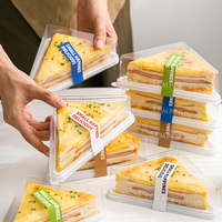 Vente en gros plateau à sandwich transparent triangle mousse pour dessert boîtes d'emballage en plastique transparent contenants à emporter