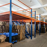 Plateforme industrielle en acier à structure portée par des racks, mezzanine amovible et extensible pour le stockage en vrac de cartons en entrepôt