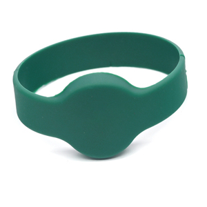 Özelleştirilebilir fabrika RFID kart su geçirmez silikon temassız NFC halka bilezik QR kod arayüzü 13.56MHz frekans bileklik - Product Image 1