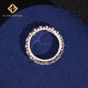 925ผู้หญิง4มม. แบบง่ามสีเงินประดับเพชรวงแหวนหมั้น - Product Image 2