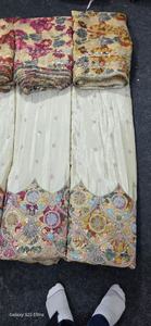 Tissu en soie imprimé luxueux pour les robes de mariage, les tenues de fête et les tenues festives, matière lisse, fluide et de haute qualité - Product Image 2