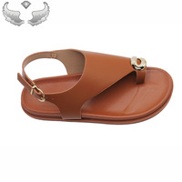Sandales plates rétro pour femmes, légères, durables, respirantes, tendance, pour l'extérieur, en gros, prêtes à être expédiées, en stock