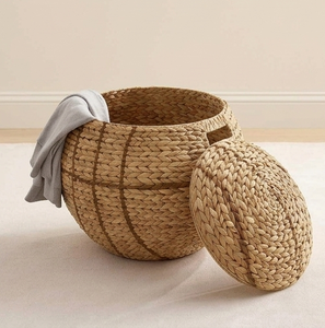 Cesta Tejida de Jacinto de Agua Sostenible con Tapa, Cesto de Ropa Multiusos para Bebés, Decoración de Cuarto Infantil y Organización de Juguetes - Product Image 1