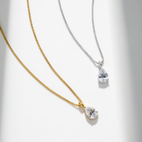YF6403 Collar de Moda con Colgante de Lágrima de Circonita Cúbica y Cadena Fina de Acero Inoxidable Bañado en Oro de 18K para Mujer