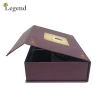 Boîte cadeau de luxe à couvercle magnétique, boîte en papier magnétique personnalisée avec plateau intérieur en coton perlé pour l'emballage de cosmétiques et de parfums