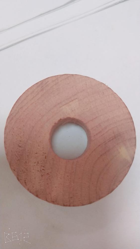 anneau en cèdre couleur bois