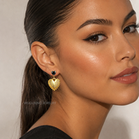 Boucles d'oreilles pendantes tendance en acier inoxydable plaqué or 18 carats avec coquille en forme de cœur et breloque CZ noire pour femme, bijoux de mode quotidiens