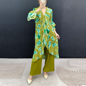 ชุดสูทจีบลายดอกไม้ Miyake คอลเลคชั่นฤดูใบไม้ผลิ/ฤดูร้อน 2026 แฟชั่นใหม่ เสื้อคลุมหลวมทรงหรูหรา + กางเกงขายาวทรงตรง ชุดเซ็ตสองชิ้น - Product Image 2
