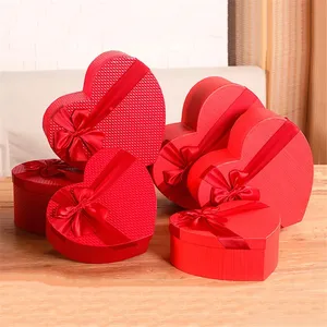 Florist Hat Boxes Red Heart Shaped Candy Boxes Set Packaging Boxes for Gifts Christmas Flowers Gifts Living Vase