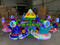 Manèges de parc d'attractions : Carrousel ; Faire du carrousel pour enfants