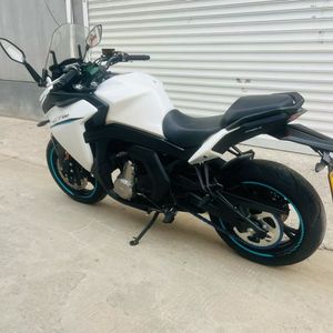 Motocicleta de Gasolina Usada Chunfeng GT400 - Inyección Electrónica de Combustible de Doble Cilindro, Refrigerada por Aire, 400cc - Product Image 6