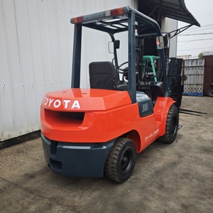 Chariot élévateur diesel Toyota d'occasion de 3,5 tonnes avec rapport d'inspection vidéo du moteur, origine Japon, poids 4500 kg - Product Image 5
