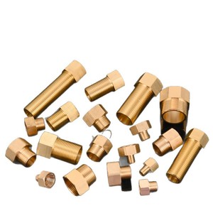 Raccord de tuyauterie en laiton massif avec filetage mâle pour l'eau domestique, vente en gros directe usine, ODM, OEM, logo personnalisé - Product Image 1