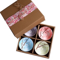 Ensemble cadeau de bols à riz et assiettes en céramique bleu et blanc de style japonais, très vendu, avec un design chinois minimaliste, idéal pour les souvenirs de mariage