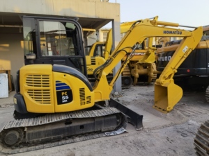 Mini-pelle hydraulique Komatsu PC55 d'occasion à vendre, 5.5 tonnes, composants du noyau, moteur et moteur, engins de terrassement importés du Japon - Product Image 3