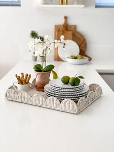 2024 Top vente Coastal Vibe tissé à la main rectangulaire plateau de service pétoncle bordé rotin osier plateau de qualité supérieure - Product Image 4