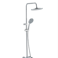 Système de douche pluie rond en chrome poli avec barre coulissante et mitigeur de douche à main pour hôtels de luxe et salles de bain commerciales