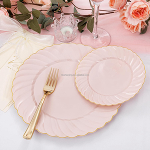 Assiettes en plastique <span class=keywords><strong>rose</strong></span> avec bordure dorée Design floral pour fête mariage ensemble de <span class=keywords><strong>vaisselle</strong></span> salle à manger fête maison dîner <span class=keywords><strong>vaisselle</strong></span> - Product Image 6