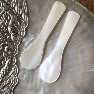Cuillère à café en nacre naturelle blanche de 7 cm, 10 ml, finition miroir, pour servir le caviar, le café, la crème glacée - Product Image 3