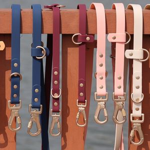 럭셔리 코팅 웨빙 애완 동물 긴 리드 솔리드 사용자 정의 조정 가능한 PVC 방수 헤비 듀티 개 목걸이 및 가죽 끈 세트 - Product Image 1