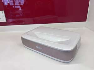 Vidéoprojecteur Mini Portable DLP Google TV avec Écran et Support, Home Cinéma Rechargeable sur Batterie d'Usine, Vente en Gros - Product Image 5