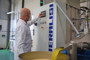 Aceite vivo a granel, 200 litros, prensado en frío - Product Image 3