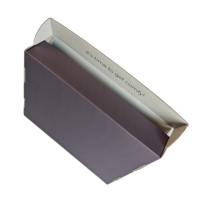 Dongguan Boîte d'emballage en carton dur recyclable avec design de logo personnalisé en usine pour vêtements athlétiques avec bonnets cousus pour soutien-gorge