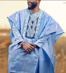 <span class=keywords><strong>Tenue</strong></span> <span class=keywords><strong>Traditionnelle</strong></span> <span class=keywords><strong>Africaine</strong></span> H & D : Ensemble Formel Bazin Riche Dashiki (Chemise, Pantalon, Robe) – Vêtements Africains <span class=keywords><strong>pour</strong></span> Hommes - Product Image 1