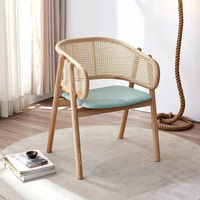 Chaise de salon et de salle à manger d'hôtel au design moderne et vintage, cadre en bois massif, fauteuil de loisirs avec siège en cuir