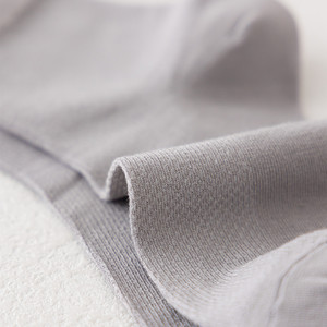 Calzini in Tessuto di Bambù di Alta Qualità con Logo Personalizzato, Calzini Eleganti Personalizzabili per Uomo, Set Anti-odore e Traspirante - Product Image 4