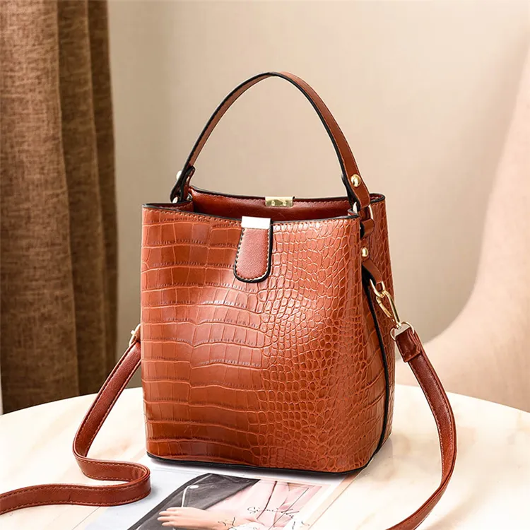 2023 trending custom design hot sell brown pu leather lady hand bags women