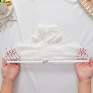 Ropa interior de encaje transparente sexy para mujer al por mayor, bragas de cintura media-baja con diseño de triángulo grande cruzado - Product Image 5