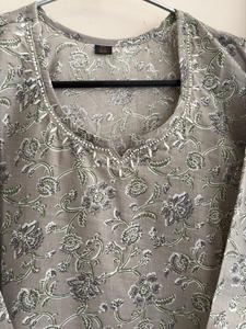 ชุดสัลวาร์ คามีซ ผ้าฝ้ายสำหรับผู้หญิง สีเทา ลายดอกไม้ ทรงหลวม สไตล์ดั้งเดิม ชุดพื้นเมืองอินเดีย ปากีสถาน ใส่สบายทุกฤดู - Product Image 3