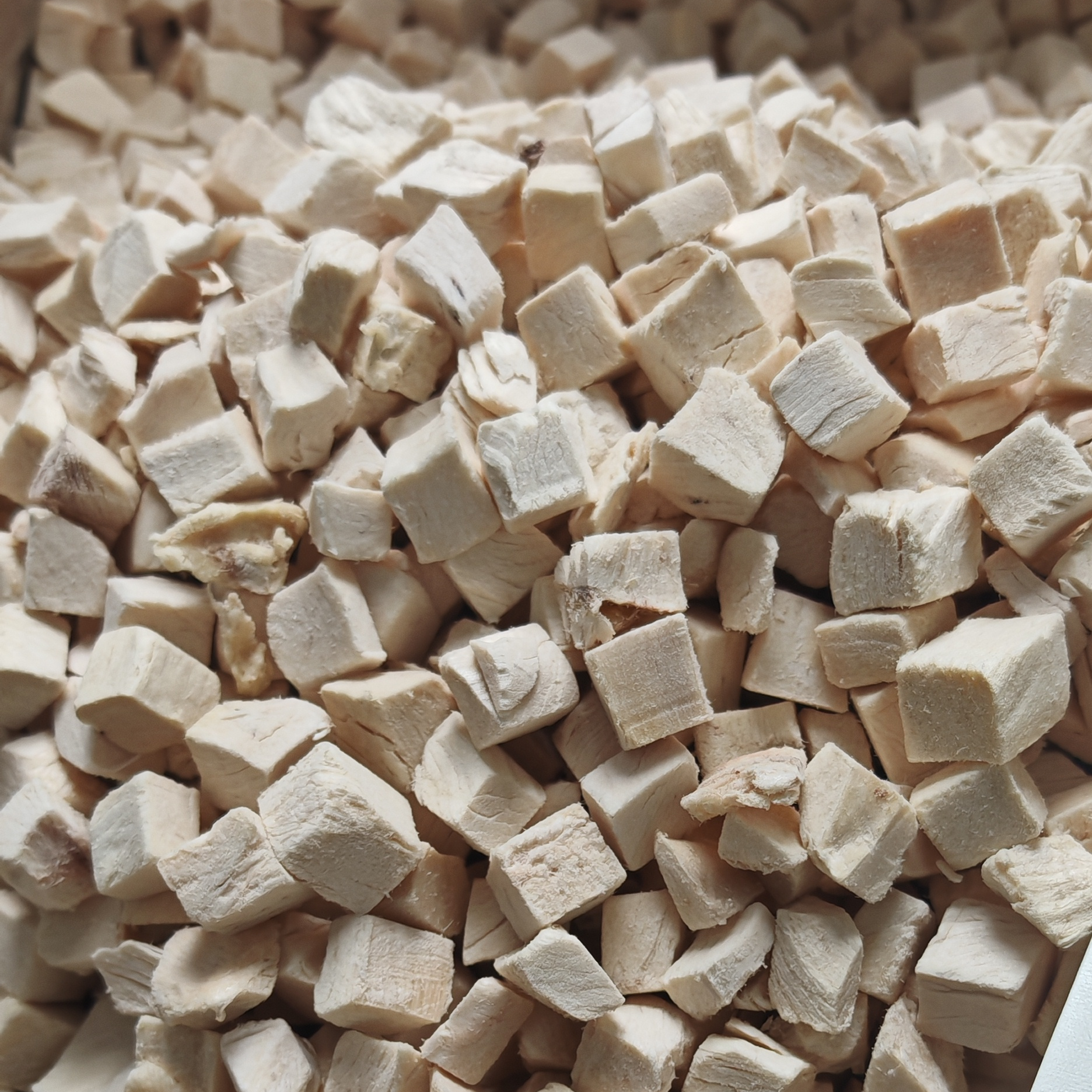 freeze dried chicken cubes
