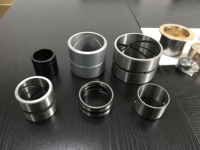 Boulons à roulement auto-lubrifiants en acier trempé à rainures croisées, usinés CNC de haute précision P0, fournis par un fabricant chinois sur mesure