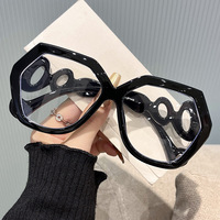 Nouvelles Lunettes de Soleil Hexagonales pour Femmes 2026 – Monture Rectangulaire Personnalisée en PC, Sans Correction, Style Tendance