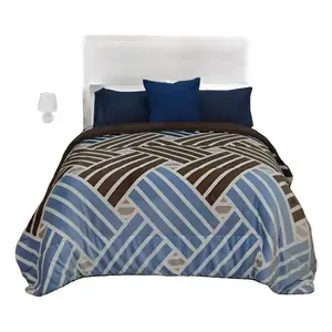 Manta Carla Depot Matrimonial King Size con Patrón Geométrico Reversible de Poliéster para Todas las Temporadas, Cubrecama Moderno - Product Image 1