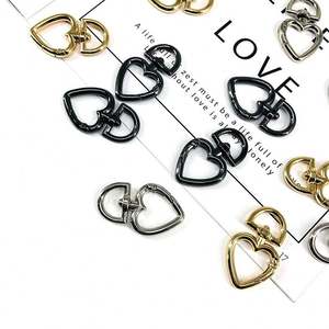 Haomeng matériel pêche coeur printemps anneau porte-clés moderne pour amour crochet pendentif bricolage accessoires métal matériel en gros en Stock - Product Image 2