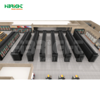 Équipements de supermarché en métal durable : rayonnages thermolaqués, tables réfrigérantes et paniers