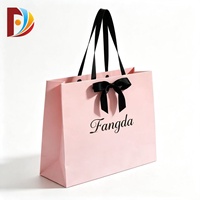 Sacs cadeaux en carton de luxe imprimés avec logo personnalisé, ruban de couleur personnalisée pour l'emballage de chaussures et de vêtements (recyclable)