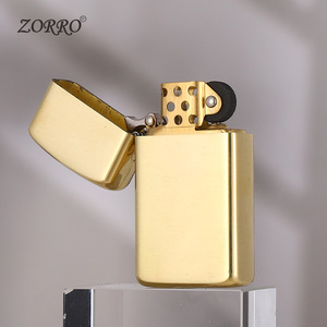 <span class=keywords><strong>Briquet</strong></span> au kérosène <span class=keywords><strong>ZORRO</strong></span>/<span class=keywords><strong>ZORRO</strong></span> Z909S, design simple et luxueux, épaissi, coupe-vent, plaque en laiton étroite, cadeau d'affaires DIY - Product Image 3