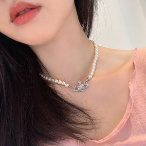 Collier de luxe Empress Dowager Vivienne Cyber Classic avec diamants et perles légères, chaîne de clavicule en satin, pendentif haute couture pour femme - Product Image 1