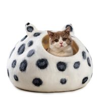 Niche pour chat en feutre de laine fait main, motif pois blancs et noirs, avec oreilles de chat, en forme d'œuf, cachette fermée naturelle pour animaux de compagnie, nid douillet