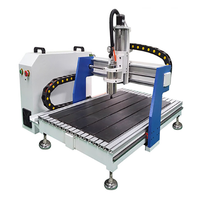 Routeur CNC de bureau d'entrée de gamme avec table rotative à 4 axes