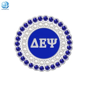Broche Azul Marino Personalizado con Cristal y Perla, Broche con Letras Geek para Fraternidad, Regalos Sociales - Product Image 1