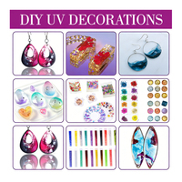 TOYSRUNNER Kit de fabrication de bijoux de Noël en résine UV, époxy transparent dur à durcissement rapide, moules en silicone pour pendentifs et boucles d'oreilles