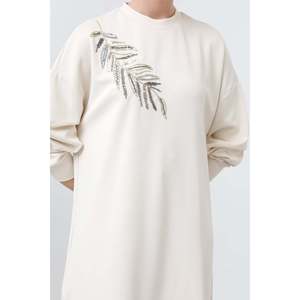 Tunique élégante pour femme Puane, couleur beige sable, brodée, avec une coupe confortable et un tissu de qualité, pour un usage décontracté - Product Image 2