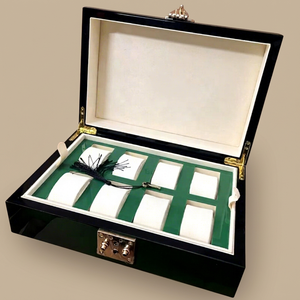 Cajas y estuches de madera verde de lujo personalizados de fábrica con 8 ranuras para guardar relojes, con logo, organizadores de relojes para hombre y mujer - Product Image 1