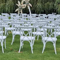 Chaise empilable en résine plastique blanche à dossier croisé pour événements extérieurs et locations de fêtes, vente en gros pour adultes
